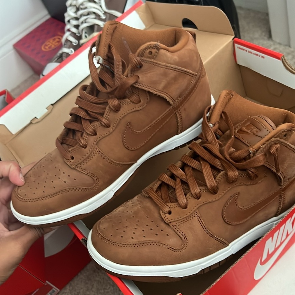 Nike Dunks - Pecan - image 3
